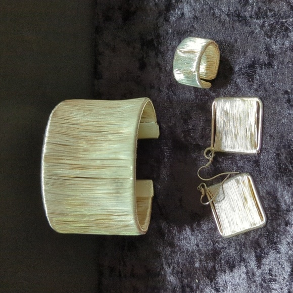 Vintage Unbranded Wrapped Gold Wire Wide Cuff Bracelet, Earrings and Ring Set - Picture 1 of 7